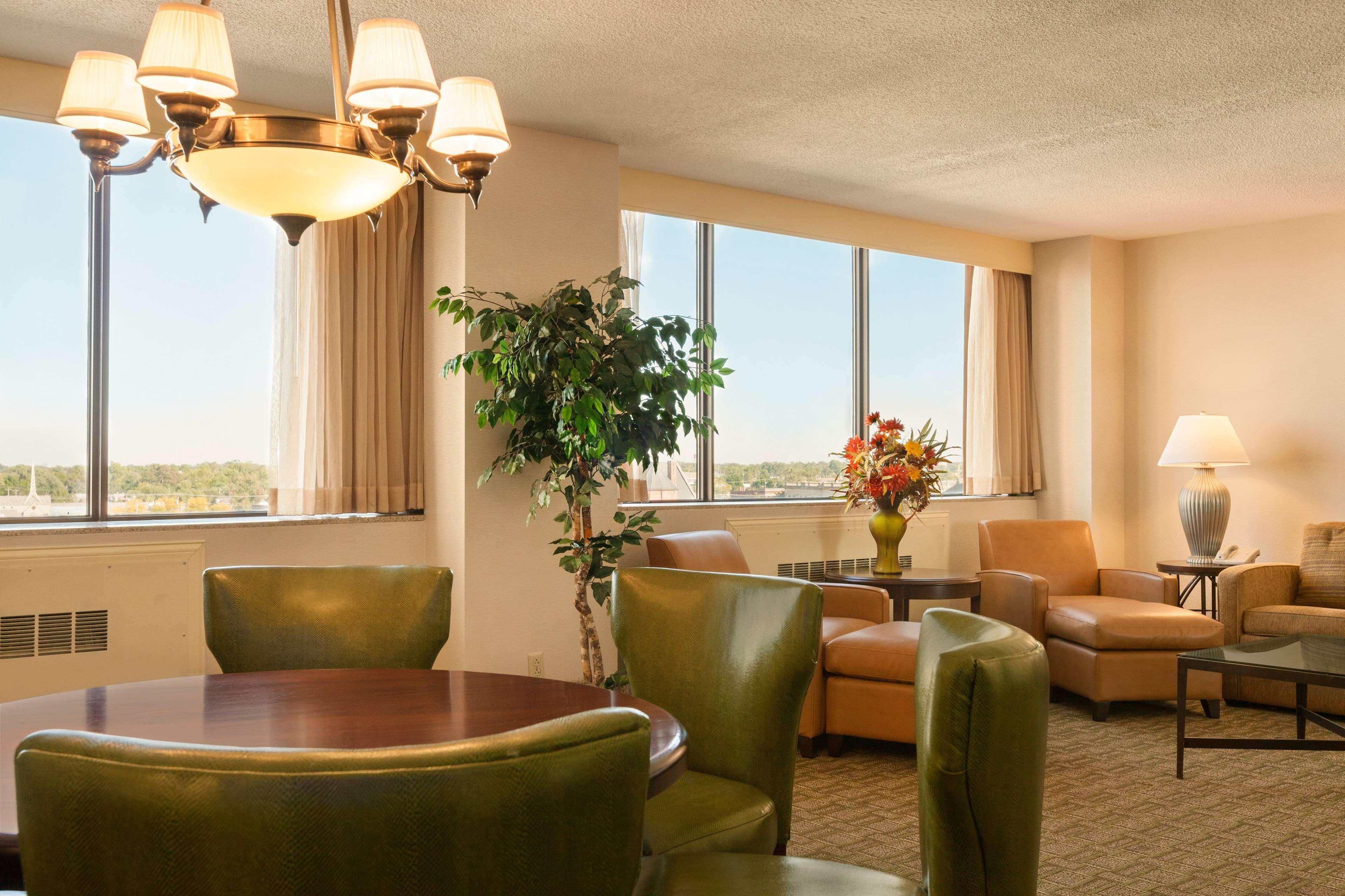 Hilton Fort Wayne At The Grand Wayne Convention Center (Adults Only) Extérieur photo