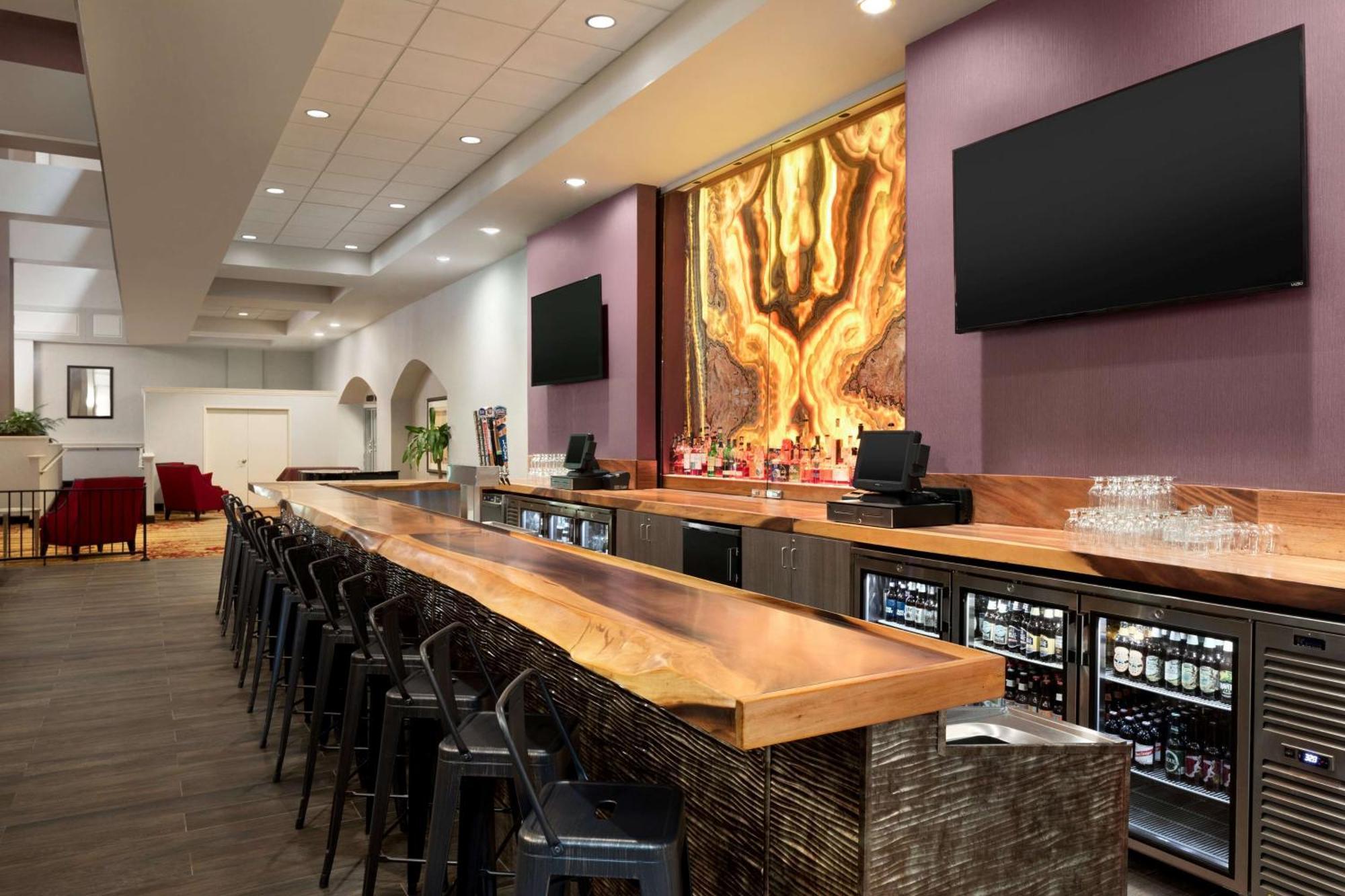 Hilton Fort Wayne At The Grand Wayne Convention Center (Adults Only) Extérieur photo