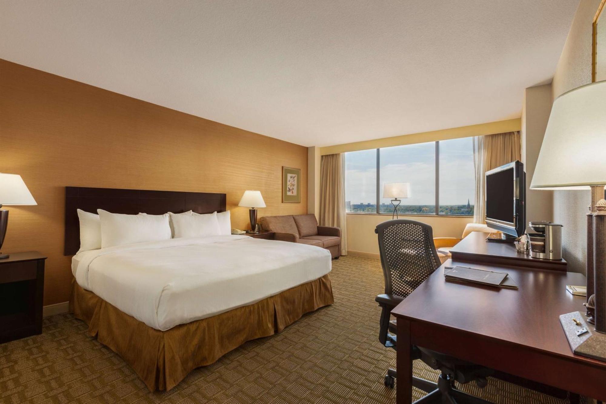 Hilton Fort Wayne At The Grand Wayne Convention Center (Adults Only) Extérieur photo