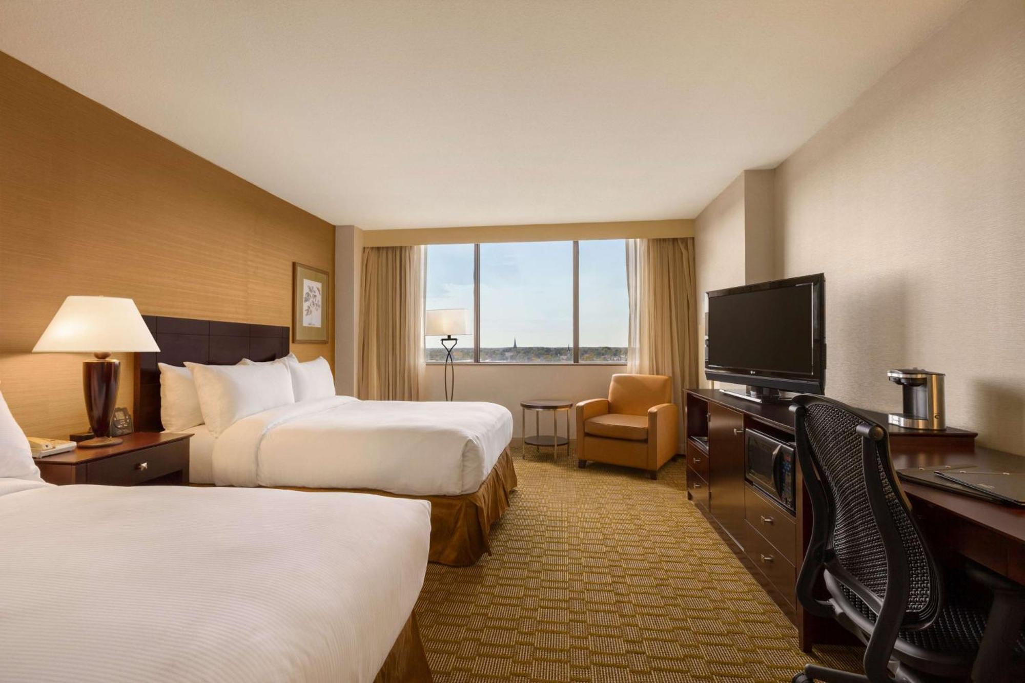 Hilton Fort Wayne At The Grand Wayne Convention Center (Adults Only) Extérieur photo