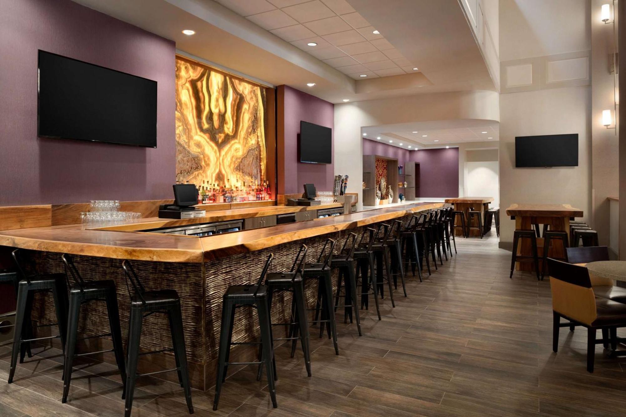 Hilton Fort Wayne At The Grand Wayne Convention Center (Adults Only) Extérieur photo
