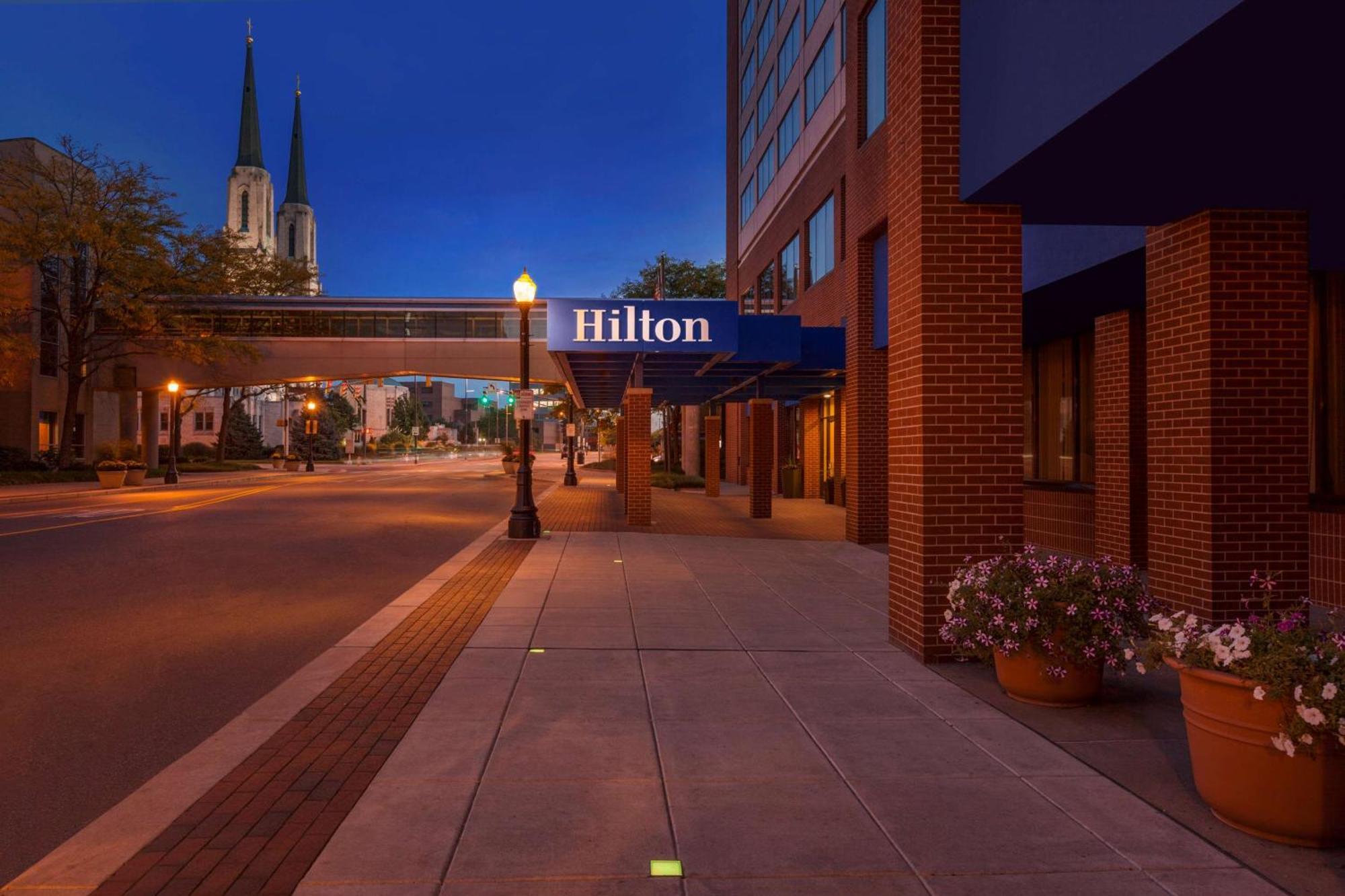 Hilton Fort Wayne At The Grand Wayne Convention Center (Adults Only) Extérieur photo