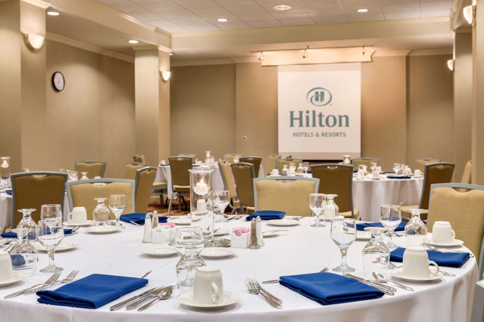Hilton Fort Wayne At The Grand Wayne Convention Center (Adults Only) Extérieur photo