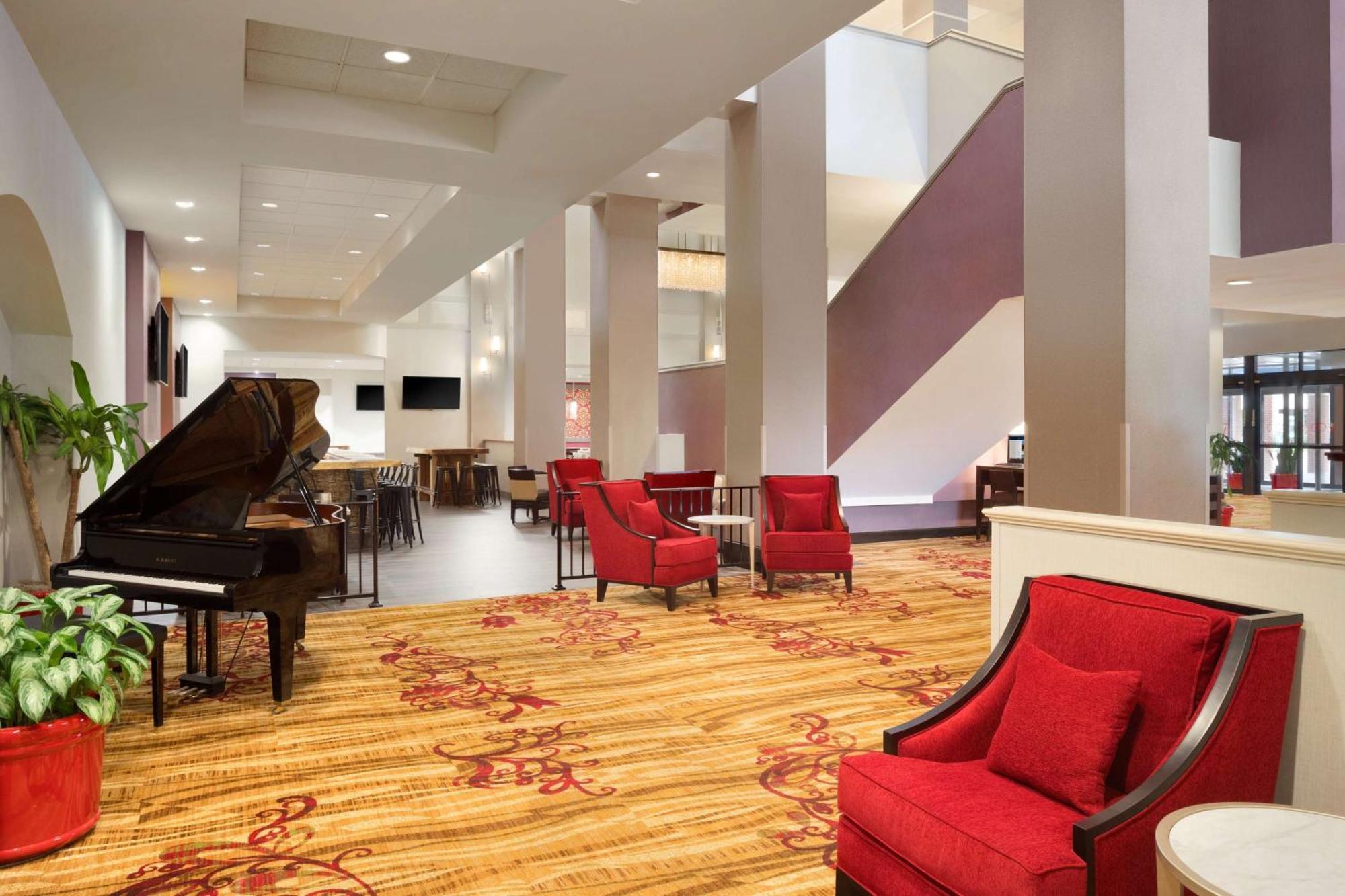 Hilton Fort Wayne At The Grand Wayne Convention Center (Adults Only) Extérieur photo