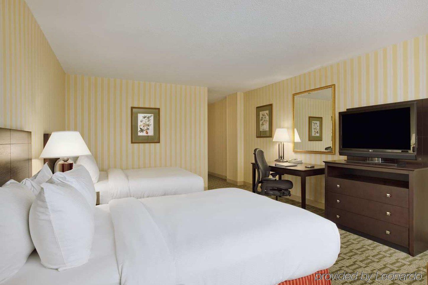 Hilton Fort Wayne At The Grand Wayne Convention Center (Adults Only) Chambre photo