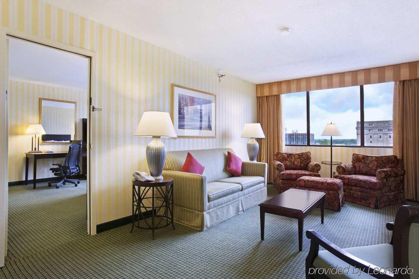 Hilton Fort Wayne At The Grand Wayne Convention Center (Adults Only) Chambre photo