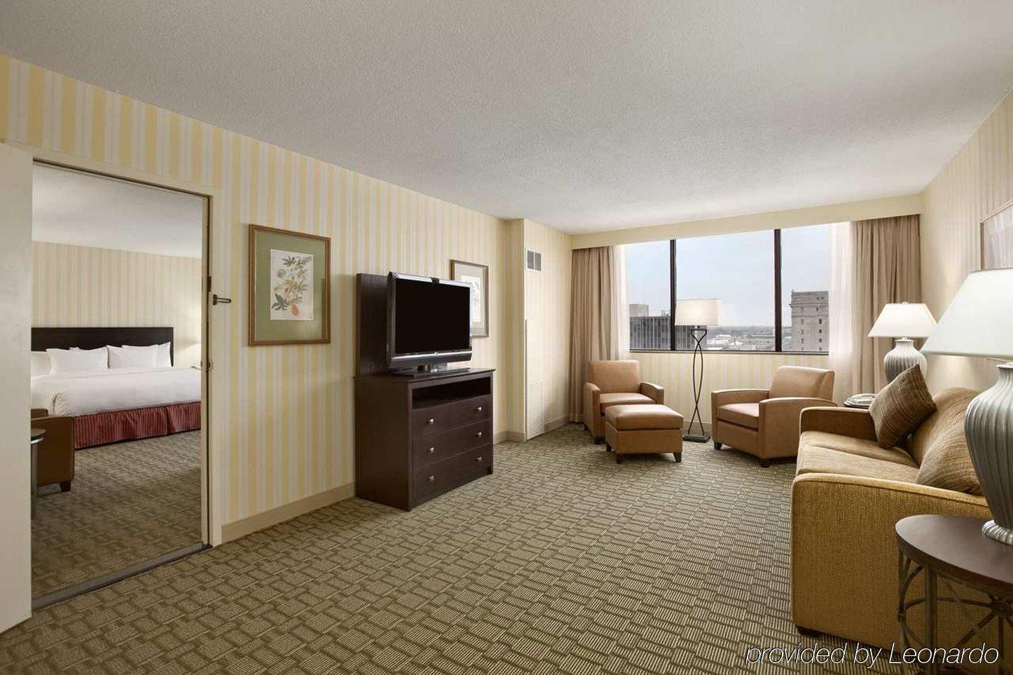Hilton Fort Wayne At The Grand Wayne Convention Center (Adults Only) Chambre photo