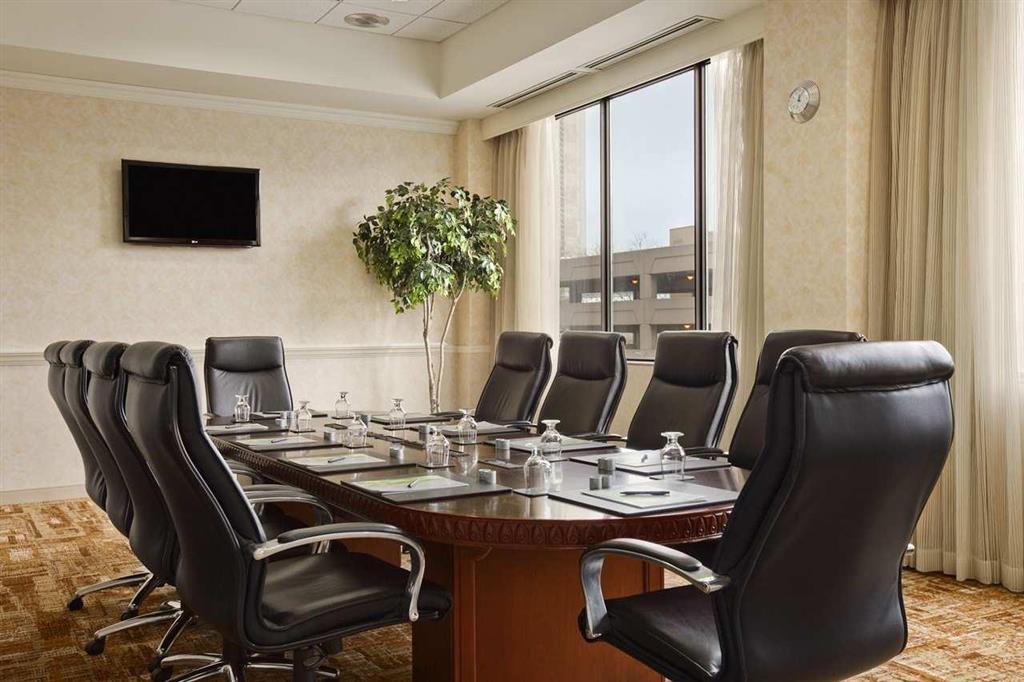 Hilton Fort Wayne At The Grand Wayne Convention Center (Adults Only) Business photo