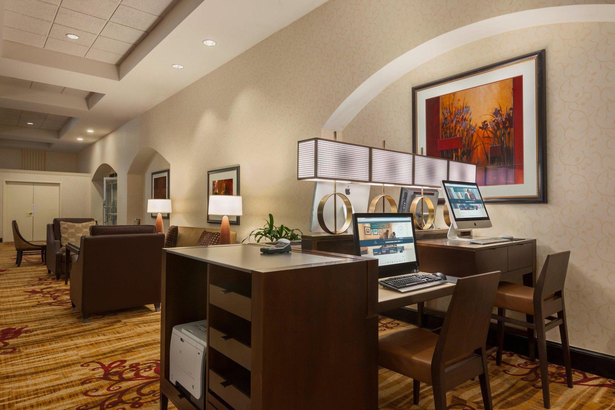 Hilton Fort Wayne At The Grand Wayne Convention Center (Adults Only) Extérieur photo